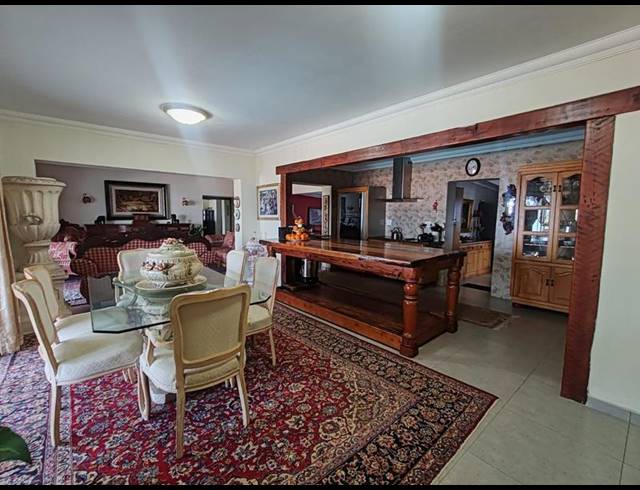 4 BEDROOM HOUSE FOR SALE IN UVONGO BEACH